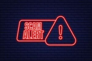 "போலி வாட்ஸ்அப் கணக்குகள் – Tamil Scam Awareness 2025"