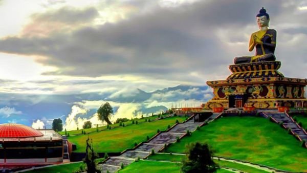 சிக்கிம் மாநிலத்திற்கு வருமான வரி விலக்கு | Sikkim - Tax Free Indian State 2025