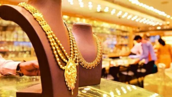 Gold rate இந்தியாவை விடக் குறைவா? தங்கம் மலிவாகக் கிடைக்கும் நாடுகள் details Tamil!