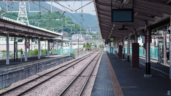 ஞாயிற்றுக்கிழமை மூடப்படும் Railway Station in India - காரணம் கேட்டா அதிர்ச்சி!