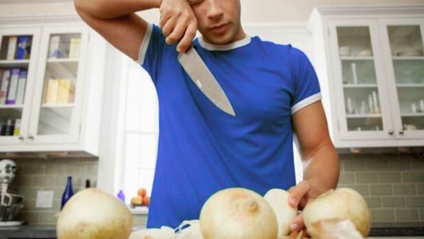 Why Onions Make You Cry? உண்மையான காரணம் இதுதான் - Science Fact Explained!